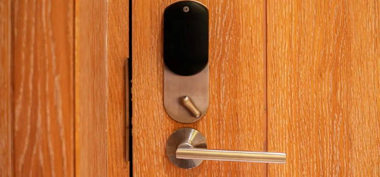 Automatic Locking Door Knob Lakeland Village